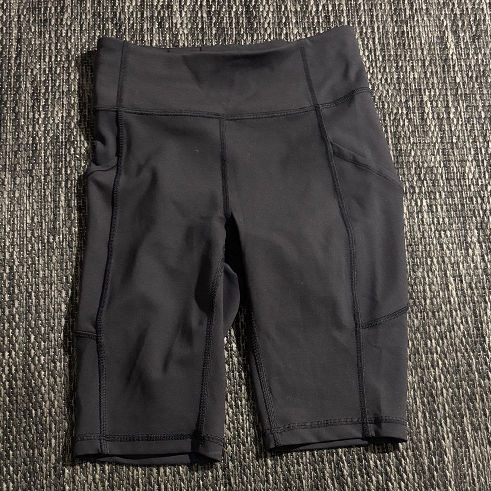 Lululemon Invigorate High Rise BIker Short Everlux 10" Size 4